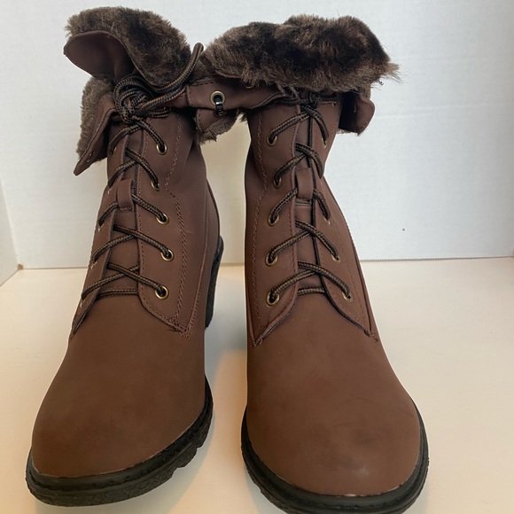 Dream Pairs HighTop Boot - Picture 2 of 8